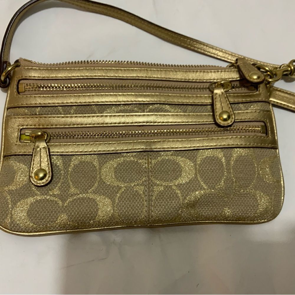 Authentic  Coach Triple zipper Crossbody Gold Metallic Signature